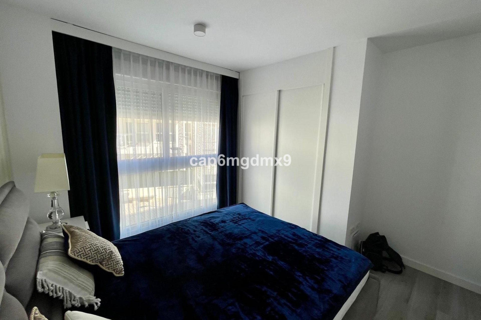 Resale - Apartment - Middle Floor Apartment - Benahavís - Benahavís Centro