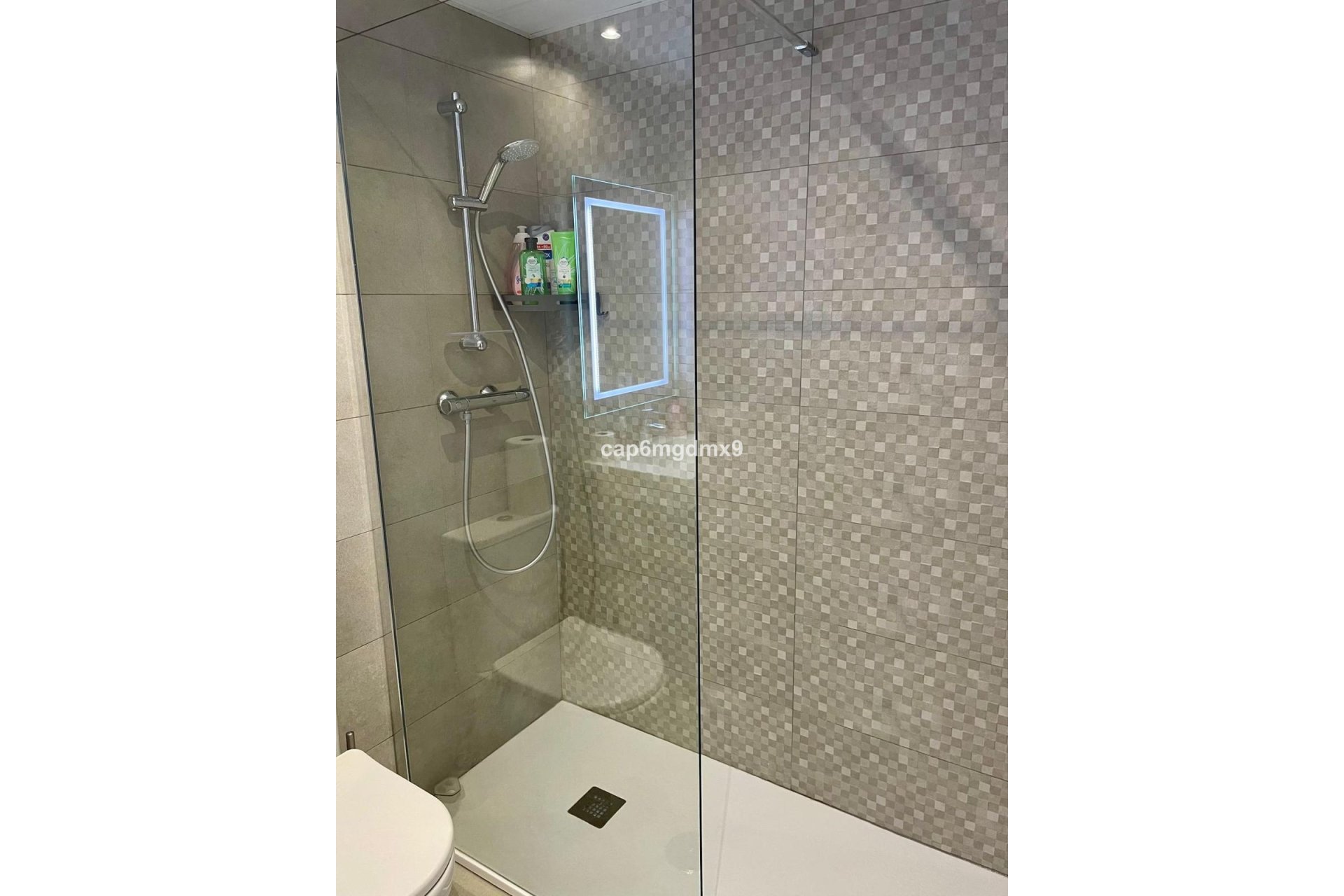 Resale - Apartment - Middle Floor Apartment - Benahavís - Benahavís Centro