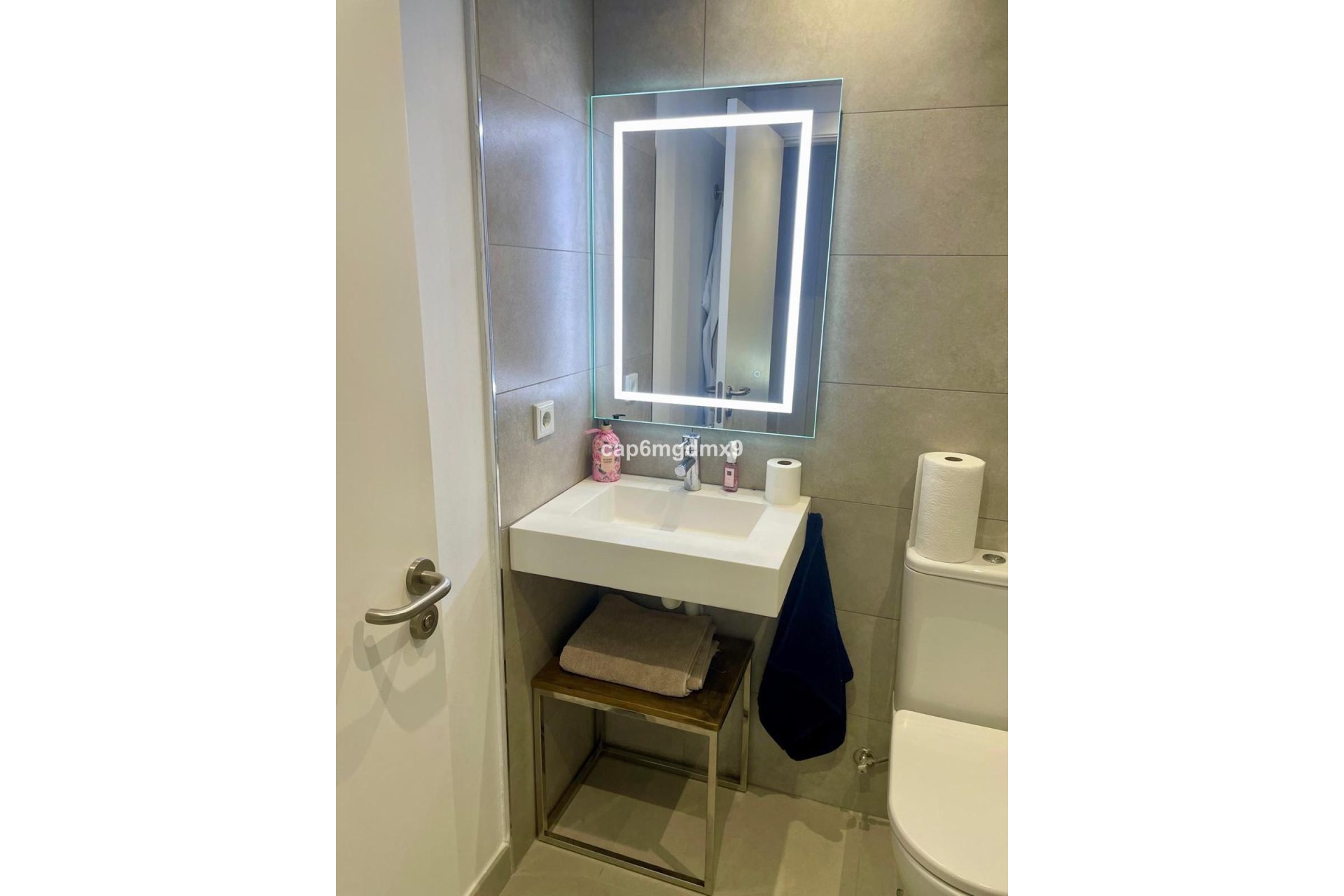 Resale - Apartment - Middle Floor Apartment - Benahavís - Benahavís Centro