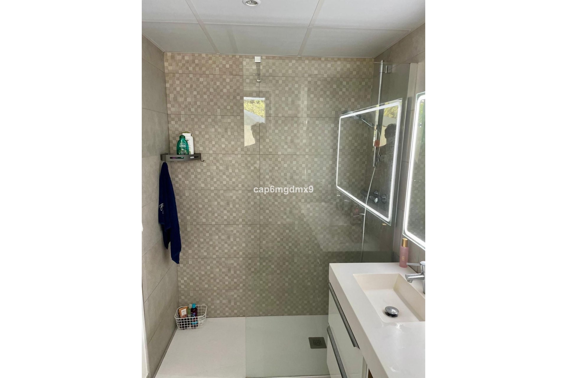 Resale - Apartment - Middle Floor Apartment - Benahavís - Benahavís Centro