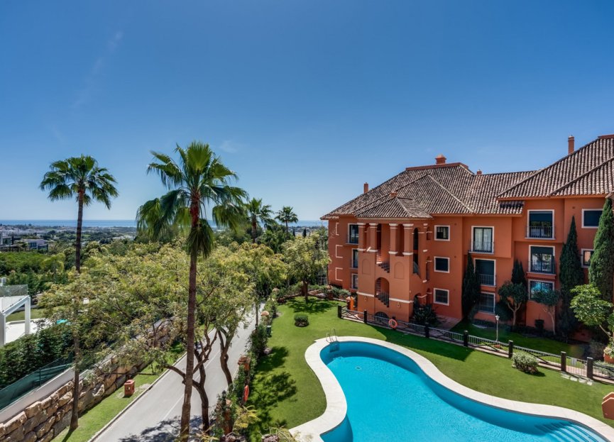 Resale - Apartment - Middle Floor Apartment - Benahavís - Benahavís Centro