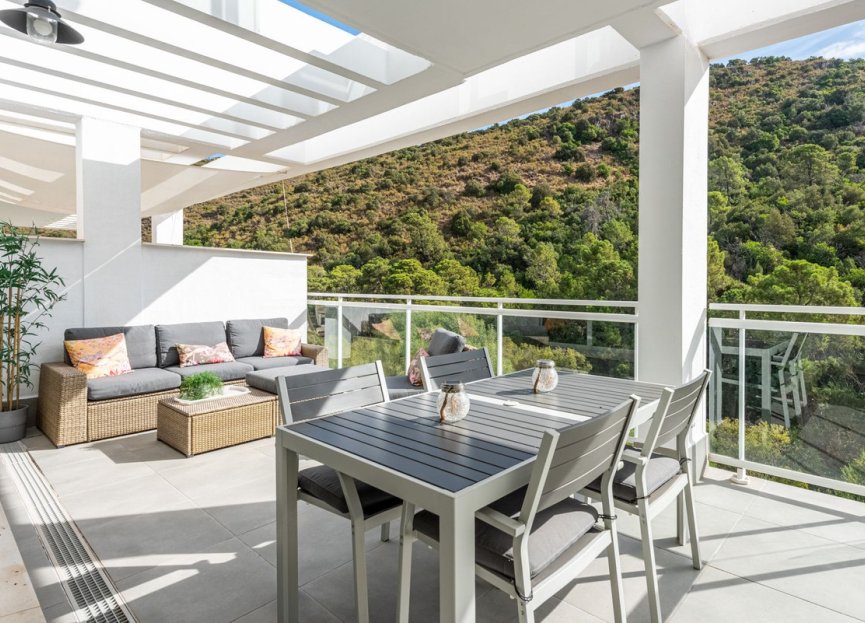 Resale - Apartment - Middle Floor Apartment - Benahavís - Benahavís Centro