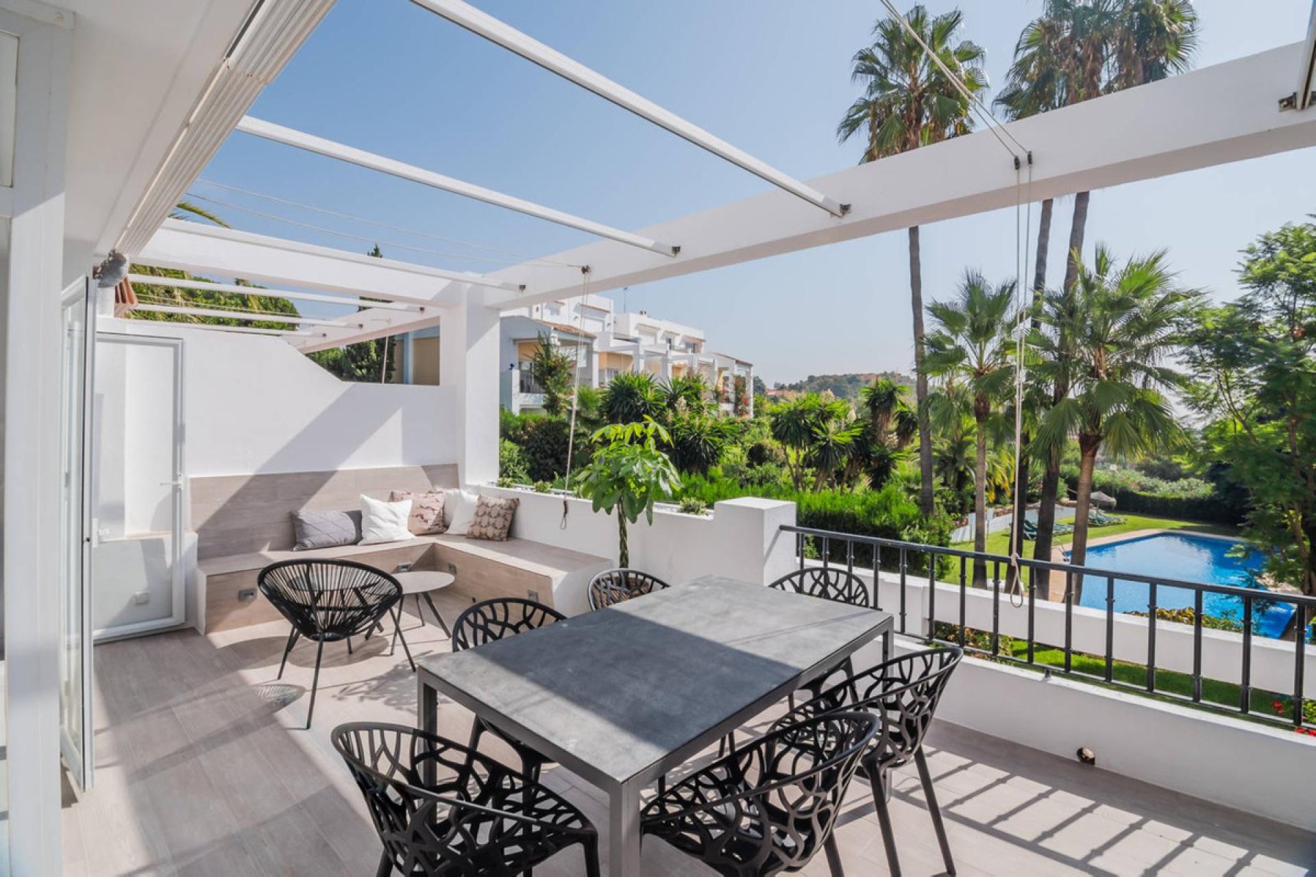 Resale - Apartment - Middle Floor Apartment - Benahavís - Benahavís Centro