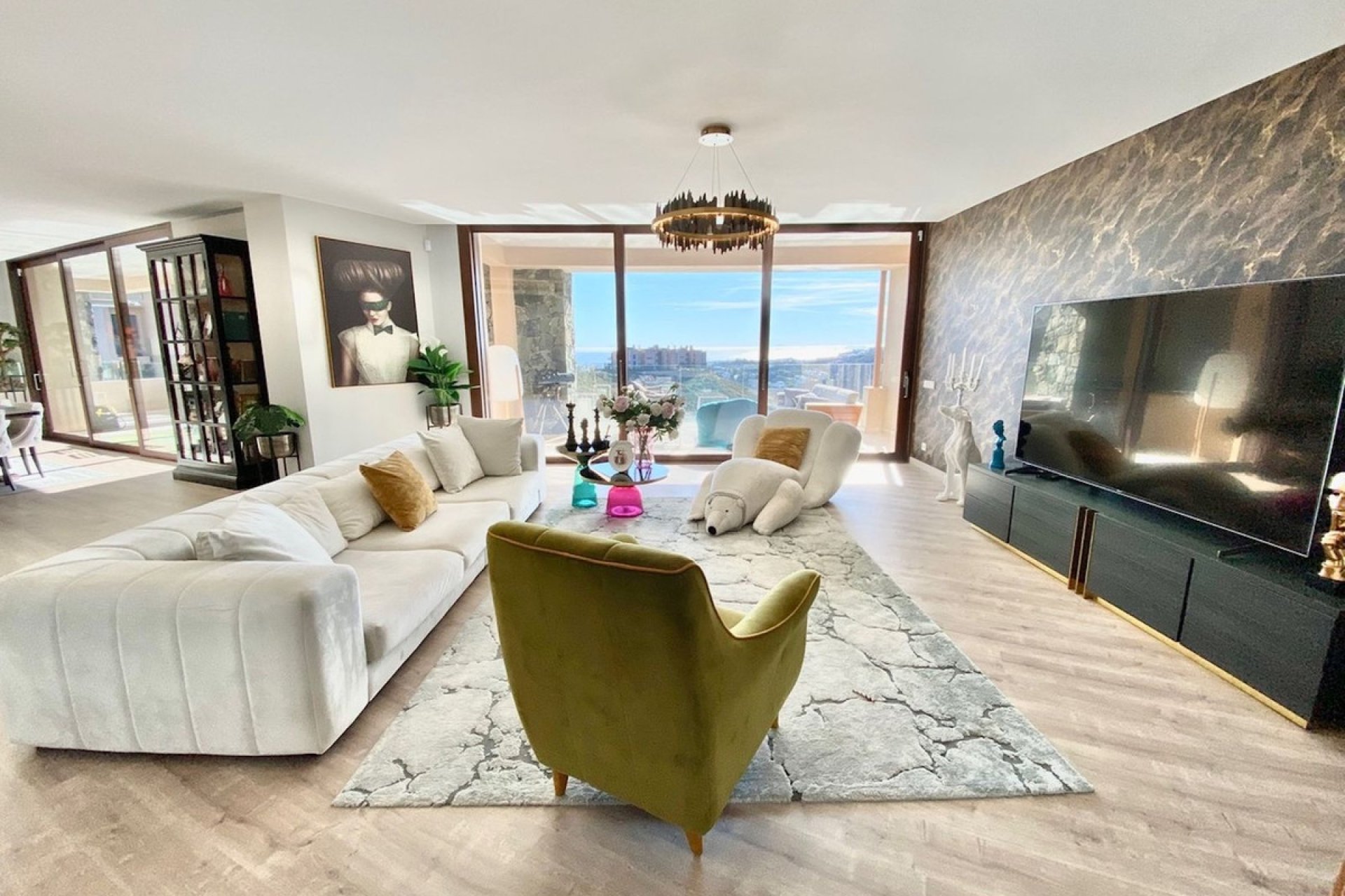 Resale - Apartment - Middle Floor Apartment - Benahavís - Benahavís Centro