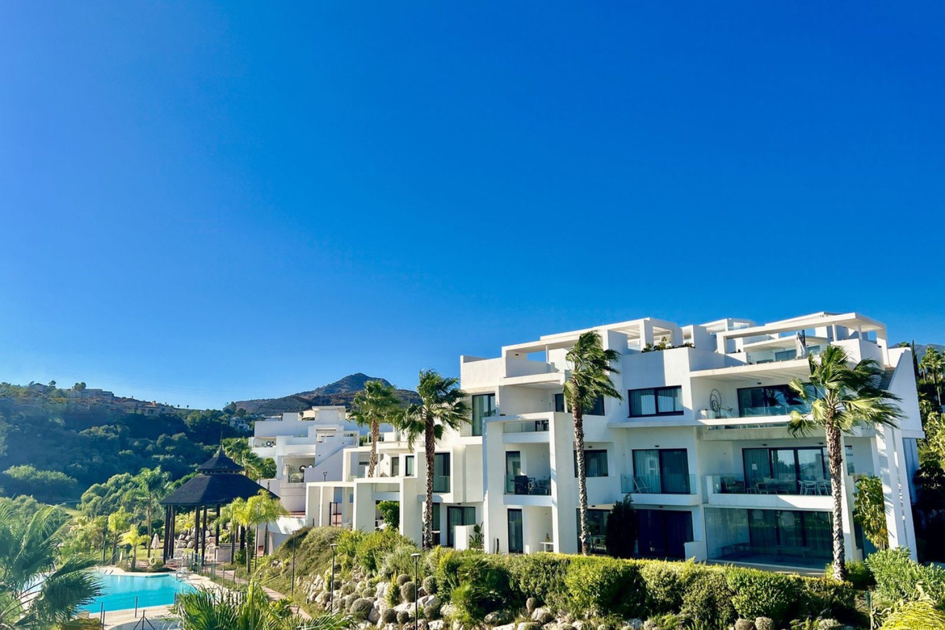 Resale - Apartment - Middle Floor Apartment - Benahavís - Benahavís Centro