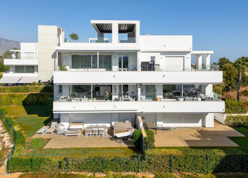 Resale - Apartment - Middle Floor Apartment - Benahavís - Benahavís Centro