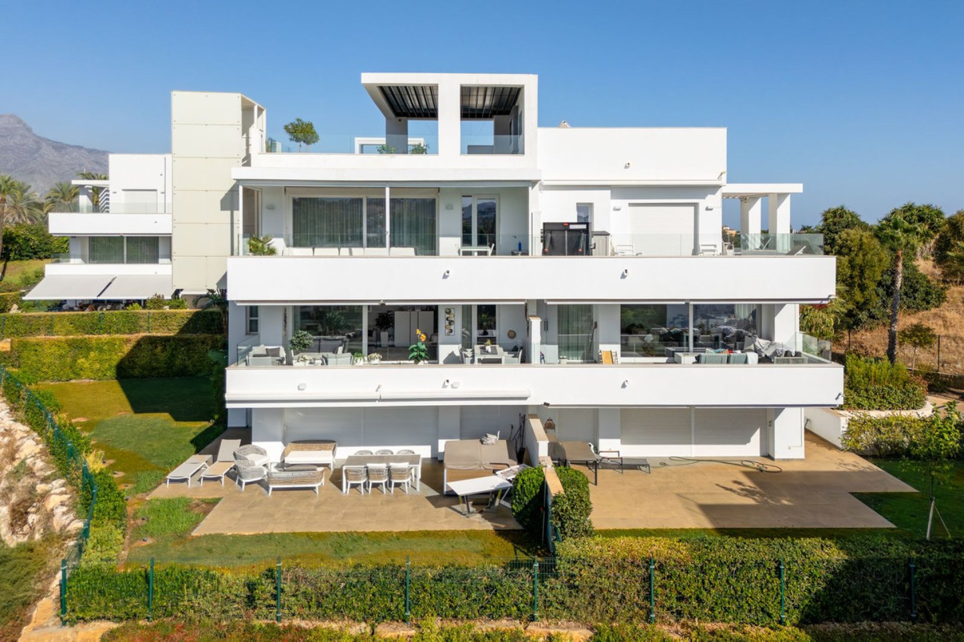 Resale - Apartment - Middle Floor Apartment - Benahavís - Benahavís Centro