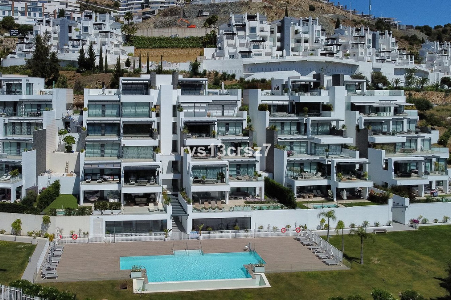 Resale - Apartment - Middle Floor Apartment - Benahavís - Benahavís Centro