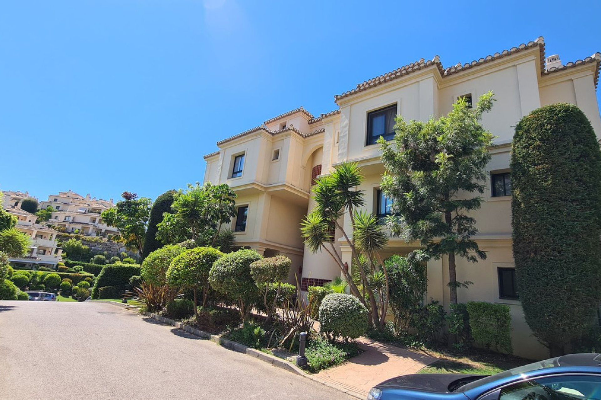 Resale - Apartment - Middle Floor Apartment - Benahavís - Benahavís Centro