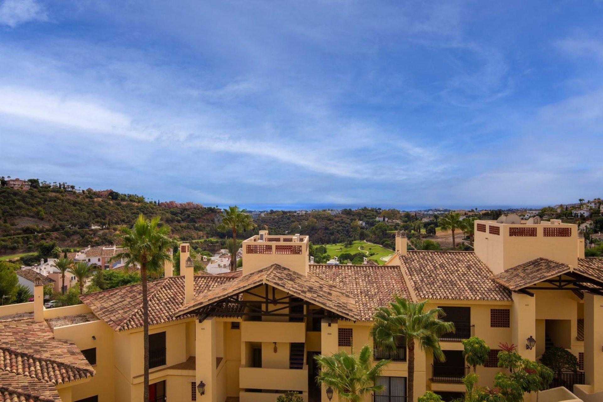 Resale - Apartment - Middle Floor Apartment - Benahavís - Benahavís Centro