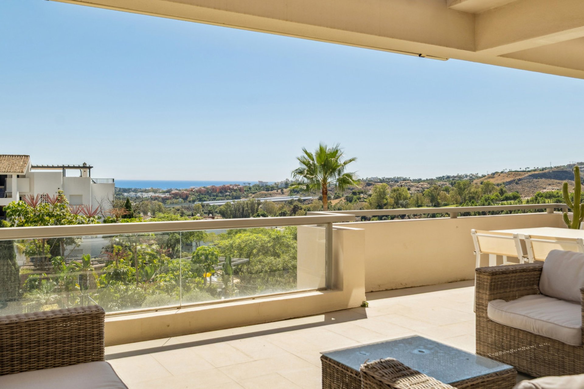 Resale - Apartment - Middle Floor Apartment - Benahavís - Benahavís Centro