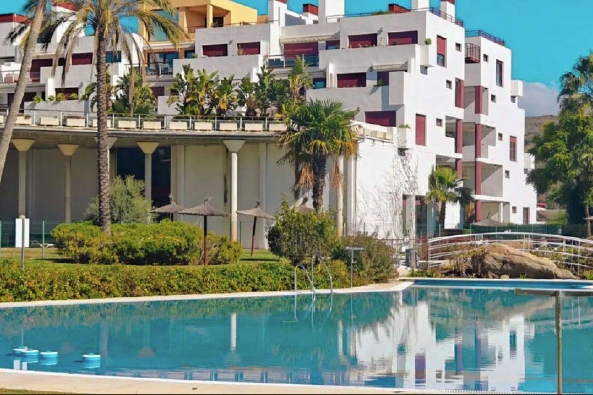 Resale - Apartment - Middle Floor Apartment - Benahavís - Benahavís Centro