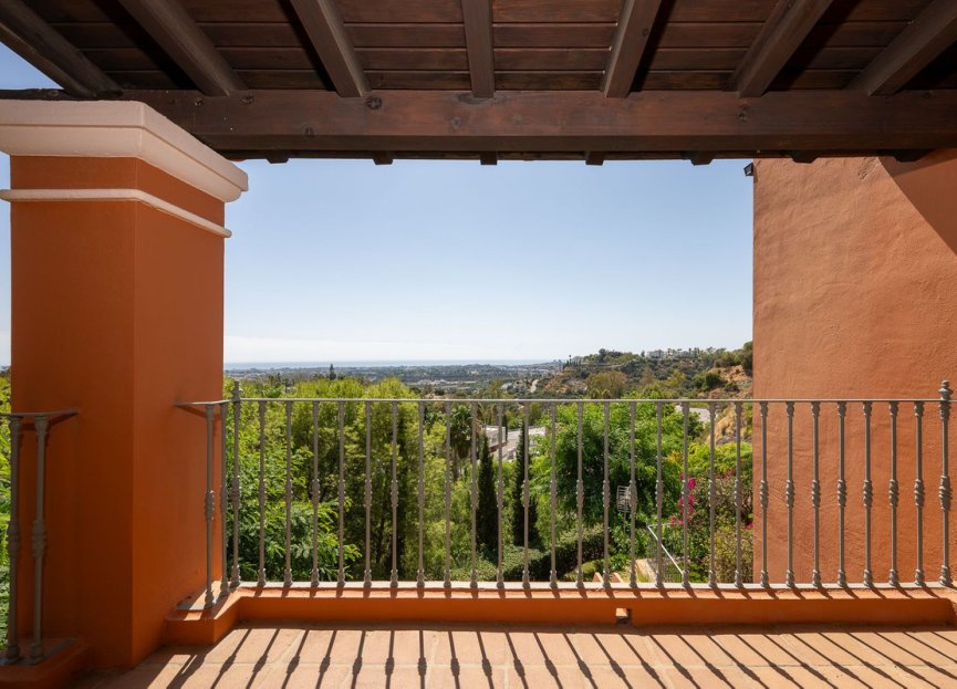 Resale - Apartment - Middle Floor Apartment - Benahavís - Benahavís Centro