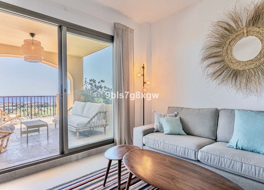 Resale - Apartment - Middle Floor Apartment - Benahavís - Benahavís Centro