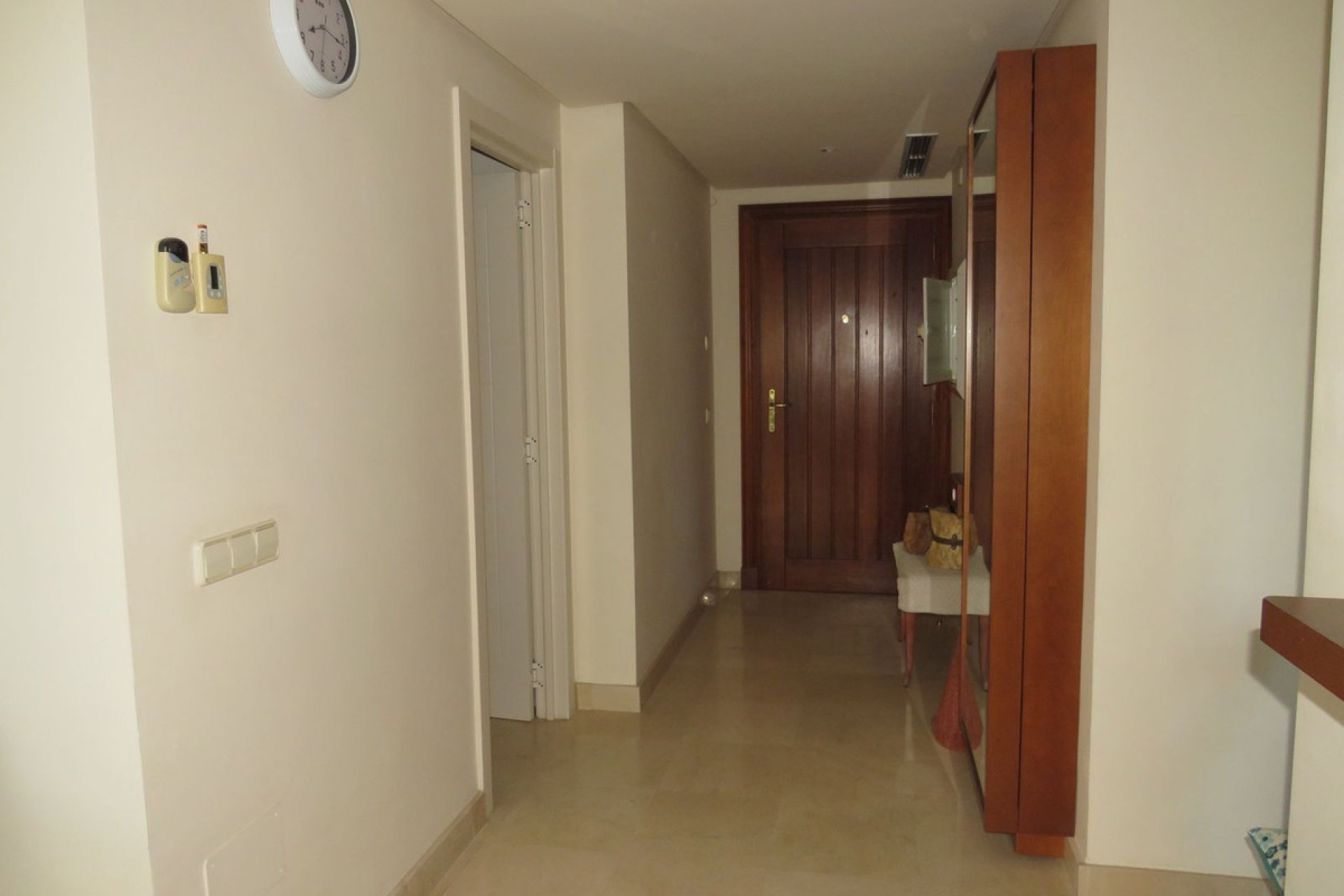 Resale - Apartment - Middle Floor Apartment - Benahavís - Benahavís Centro