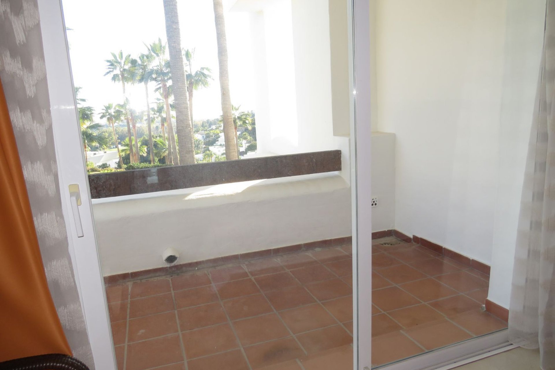 Resale - Apartment - Middle Floor Apartment - Benahavís - Benahavís Centro