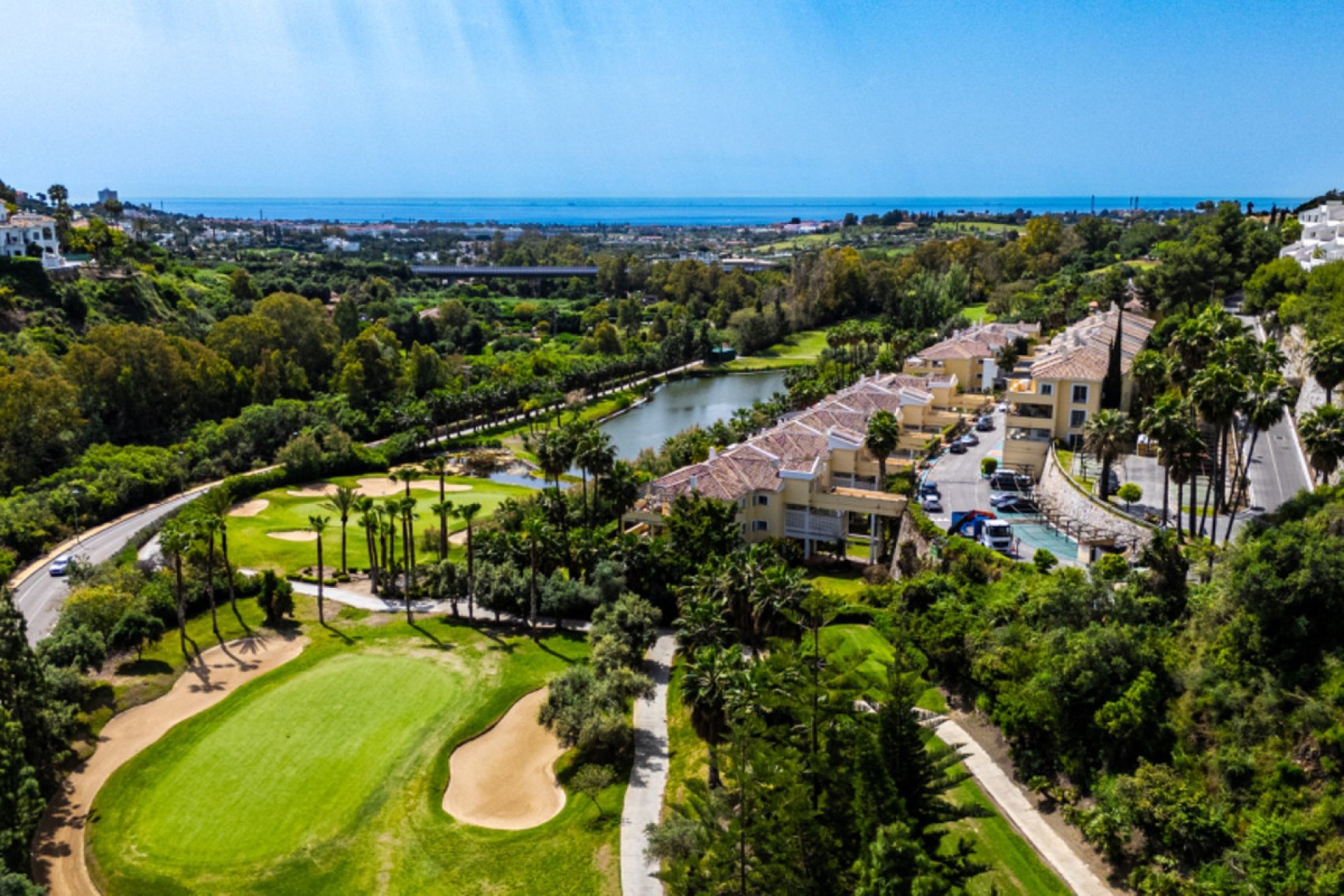 Resale - Apartment - Middle Floor Apartment - Benahavís - Benahavís Centro