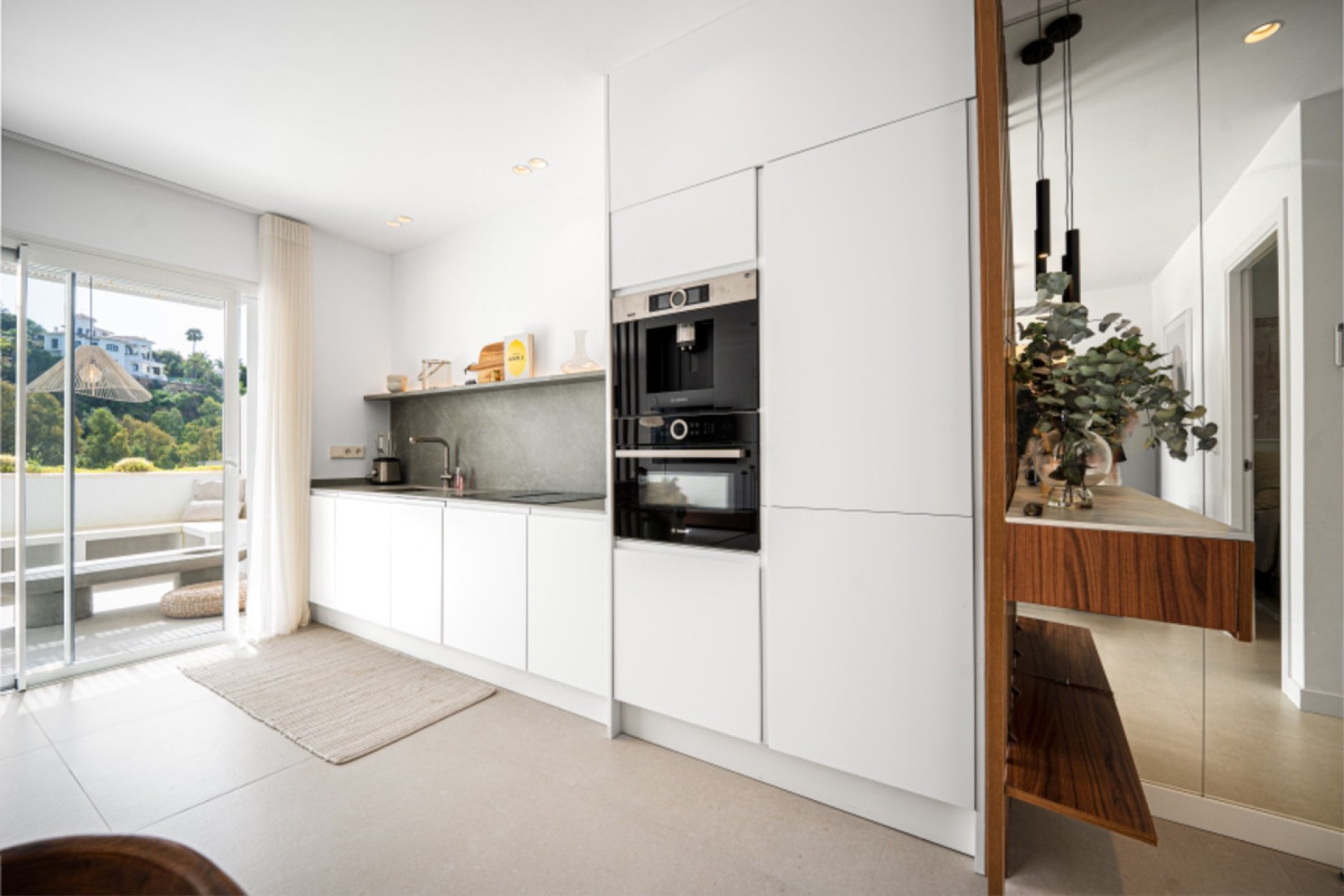 Resale - Apartment - Middle Floor Apartment - Benahavís - Benahavís Centro