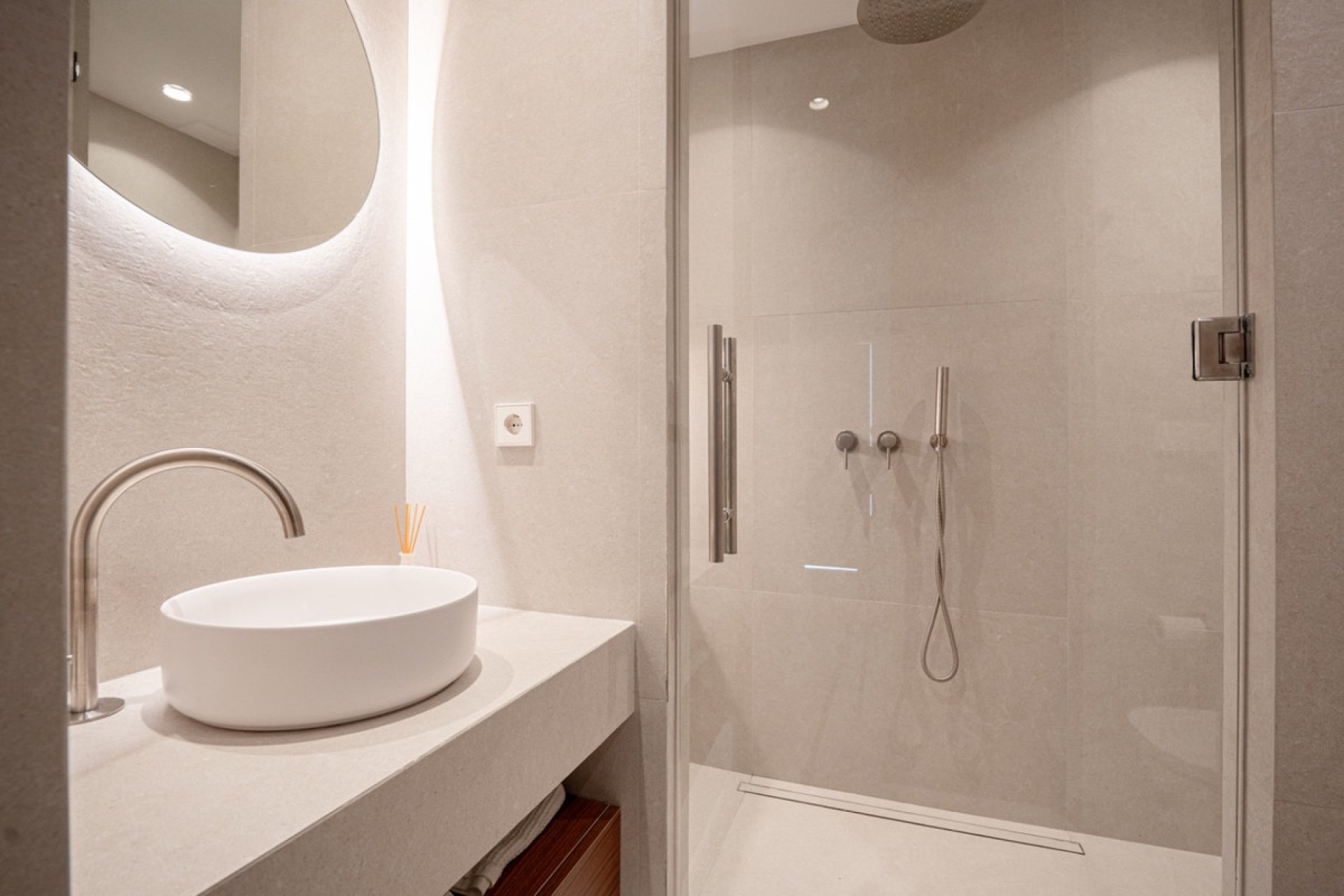 Resale - Apartment - Middle Floor Apartment - Benahavís - Benahavís Centro