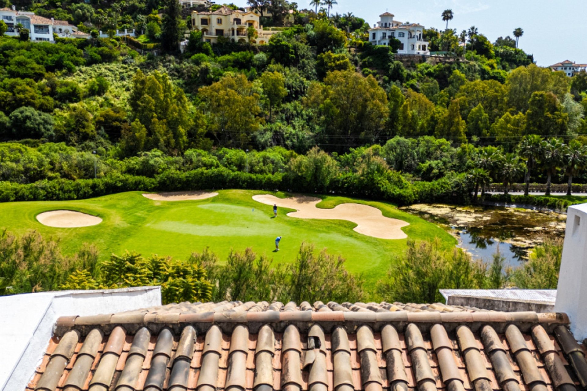 Resale - Apartment - Middle Floor Apartment - Benahavís - Benahavís Centro