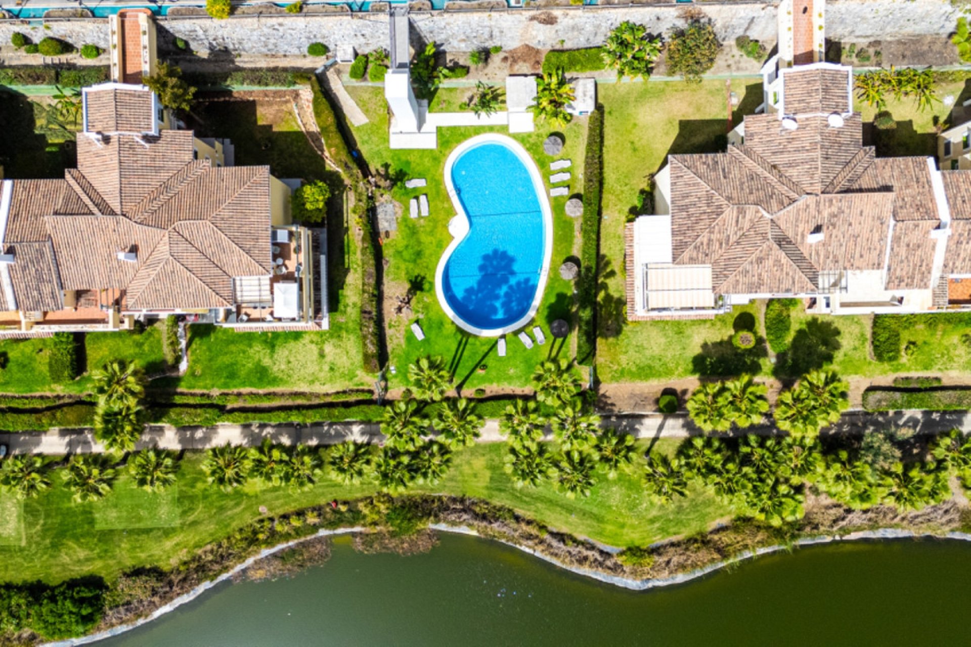 Resale - Apartment - Middle Floor Apartment - Benahavís - Benahavís Centro