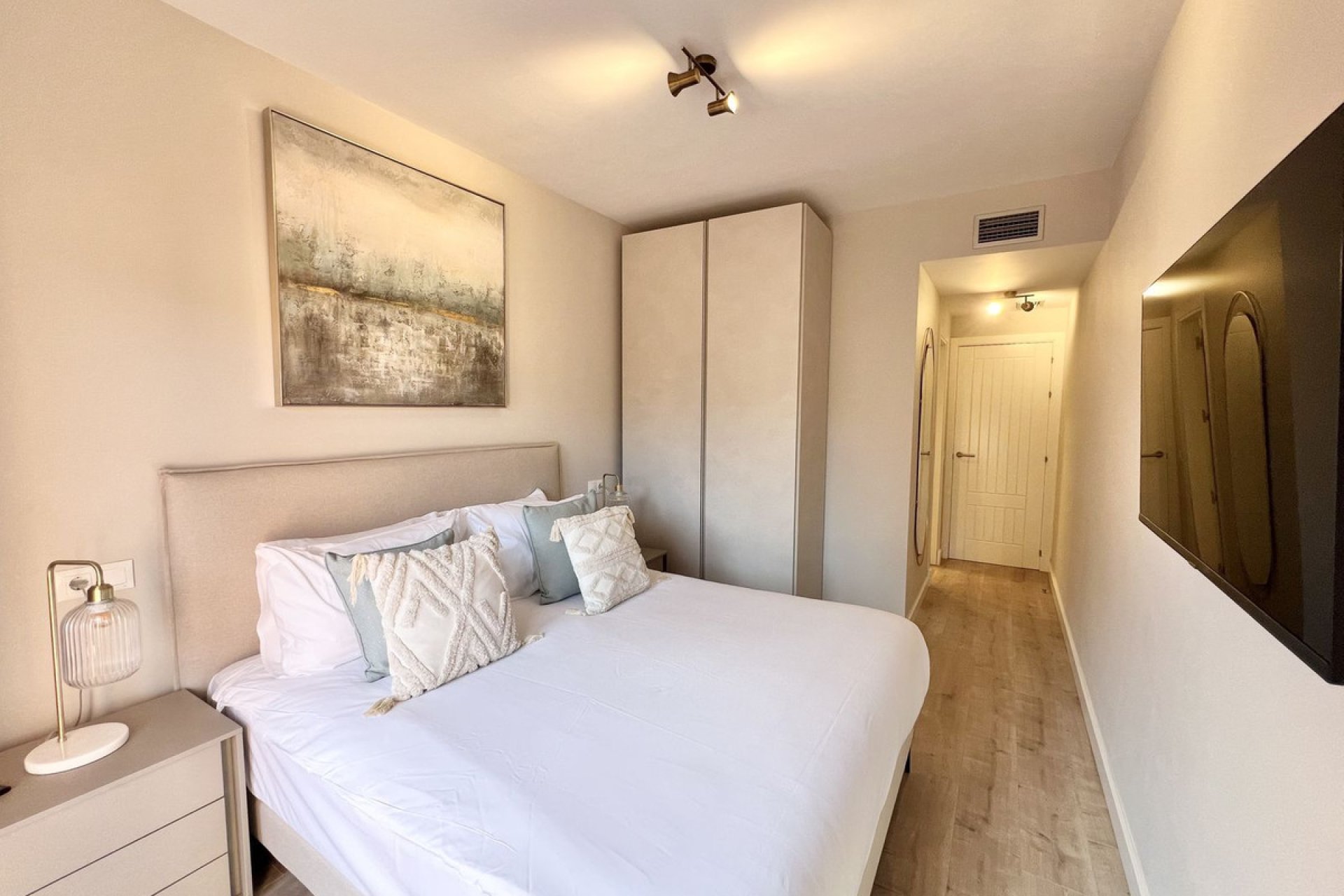 Resale - Apartment - Middle Floor Apartment - Benahavís - Benahavís Centro