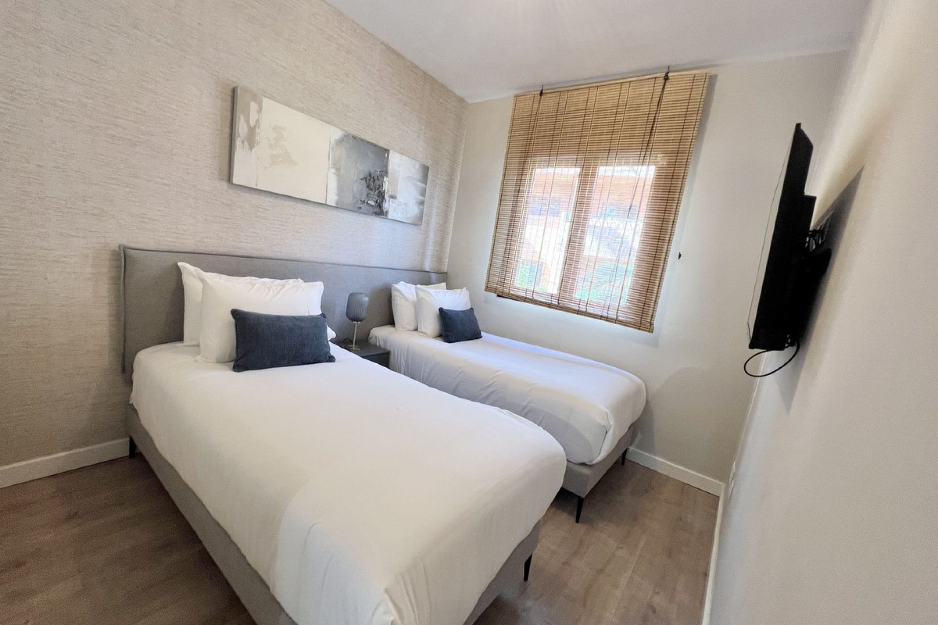 Resale - Apartment - Middle Floor Apartment - Benahavís - Benahavís Centro