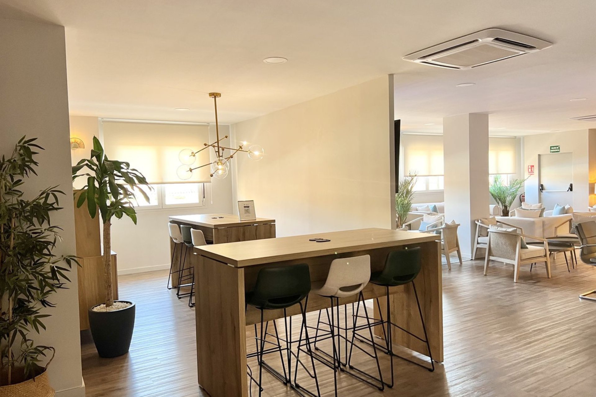 Resale - Apartment - Middle Floor Apartment - Benahavís - Benahavís Centro