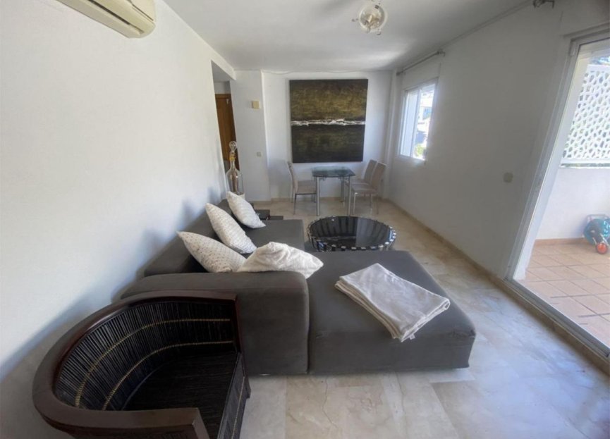 Resale - Apartment - Middle Floor Apartment - Benahavís - Benahavís Centro