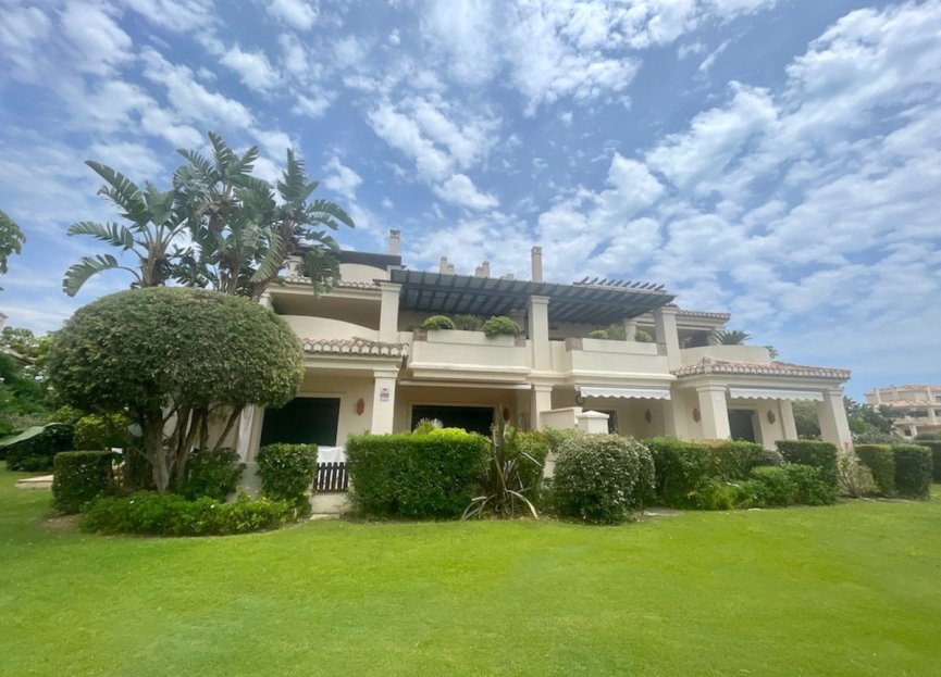 Resale - Apartment - Middle Floor Apartment - Benahavís - Benahavís Centro