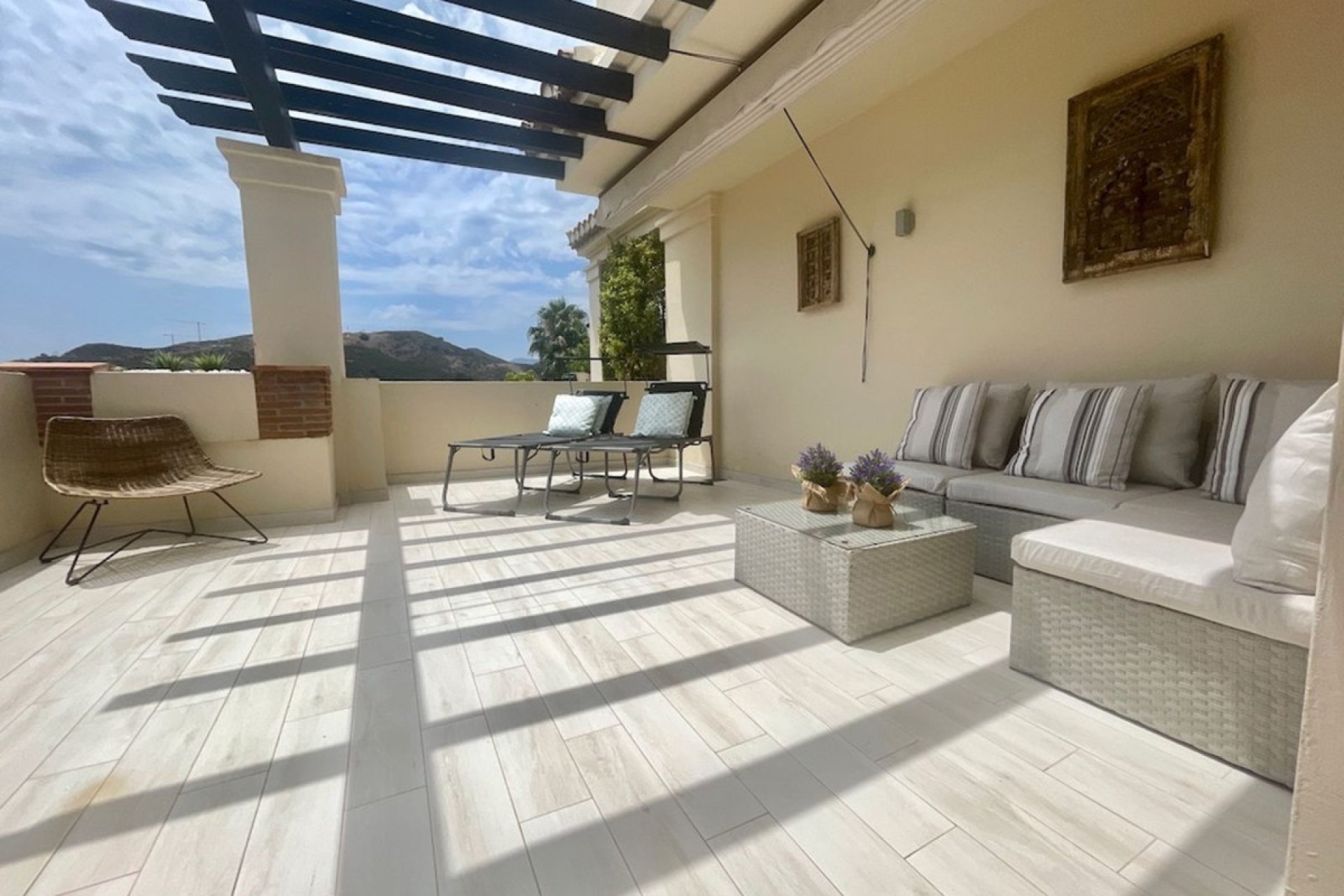 Resale - Apartment - Middle Floor Apartment - Benahavís - Benahavís Centro