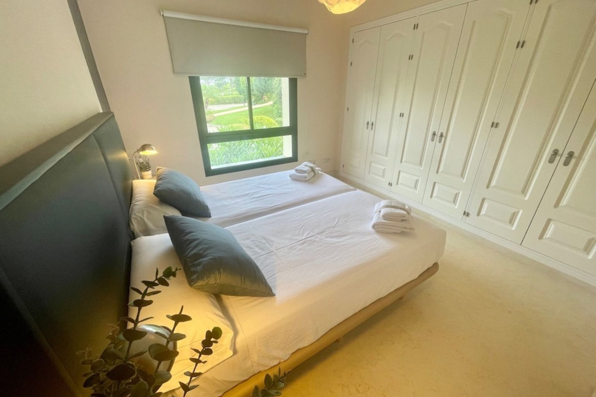 Resale - Apartment - Middle Floor Apartment - Benahavís - Benahavís Centro