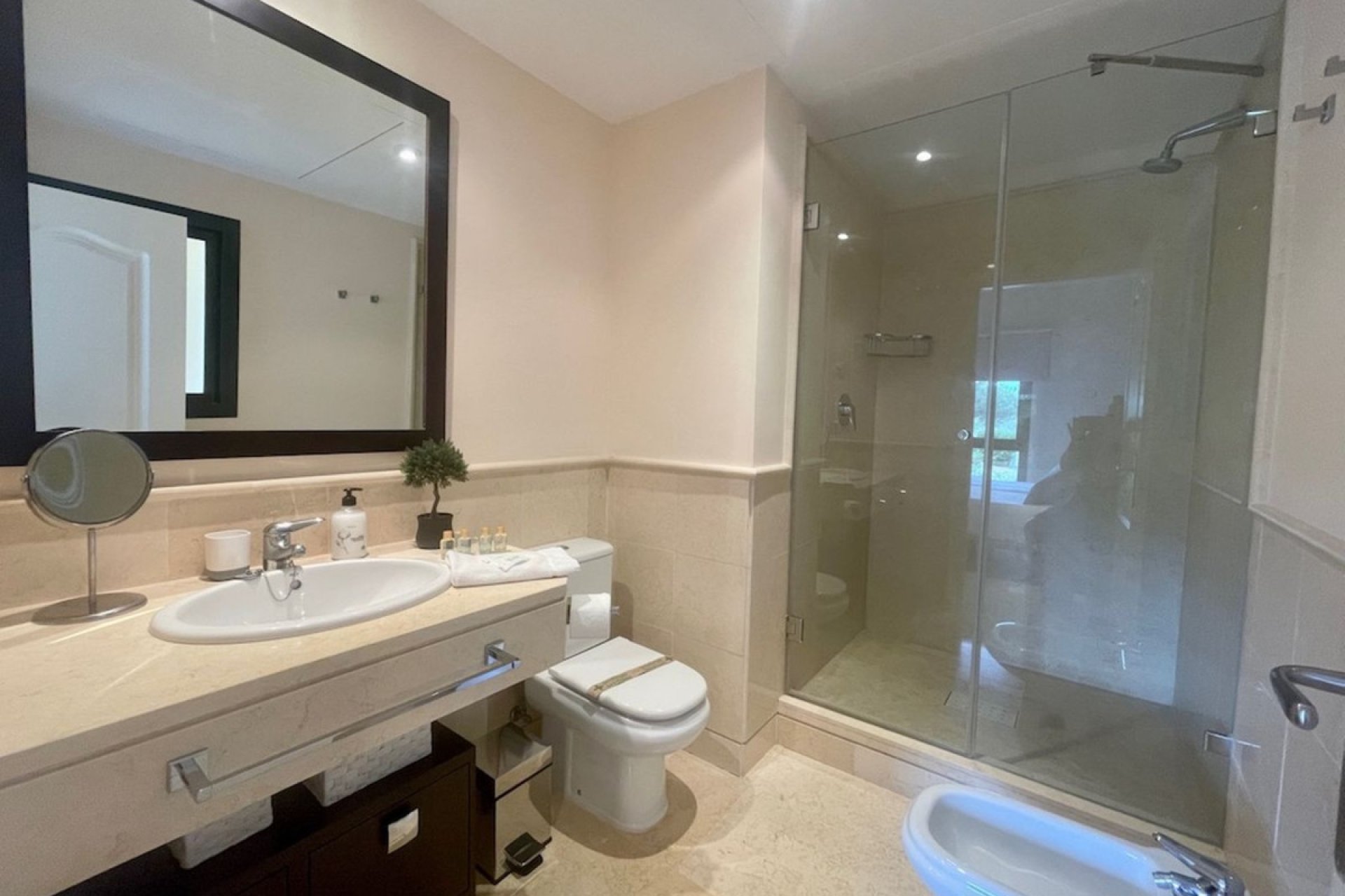 Resale - Apartment - Middle Floor Apartment - Benahavís - Benahavís Centro