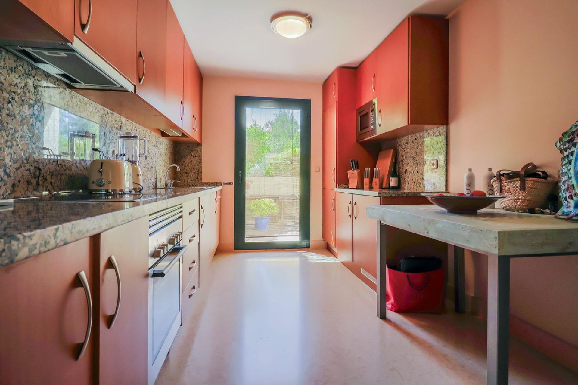 Resale - Apartment - Middle Floor Apartment - Benahavís - Benahavís Centro