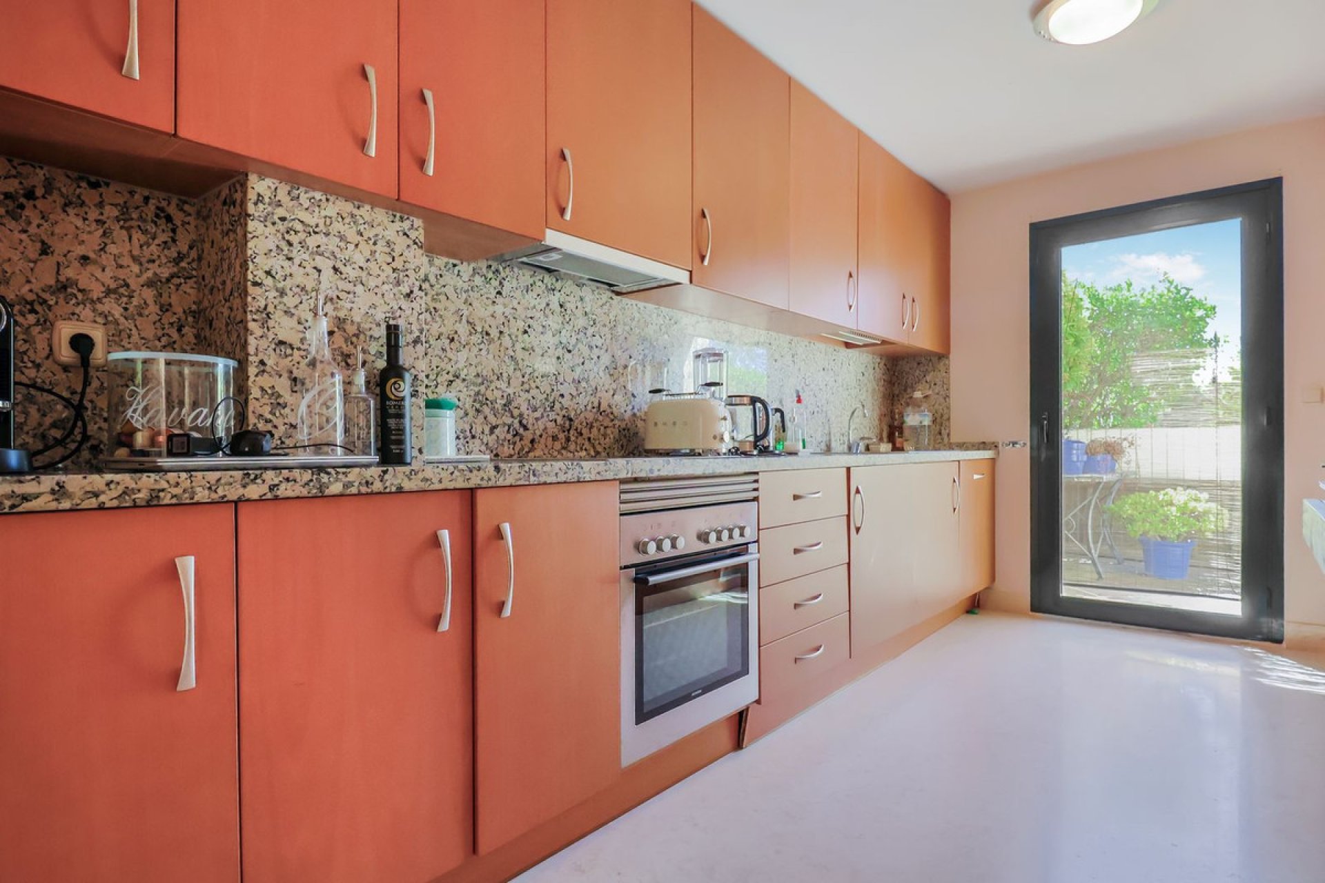 Resale - Apartment - Middle Floor Apartment - Benahavís - Benahavís Centro