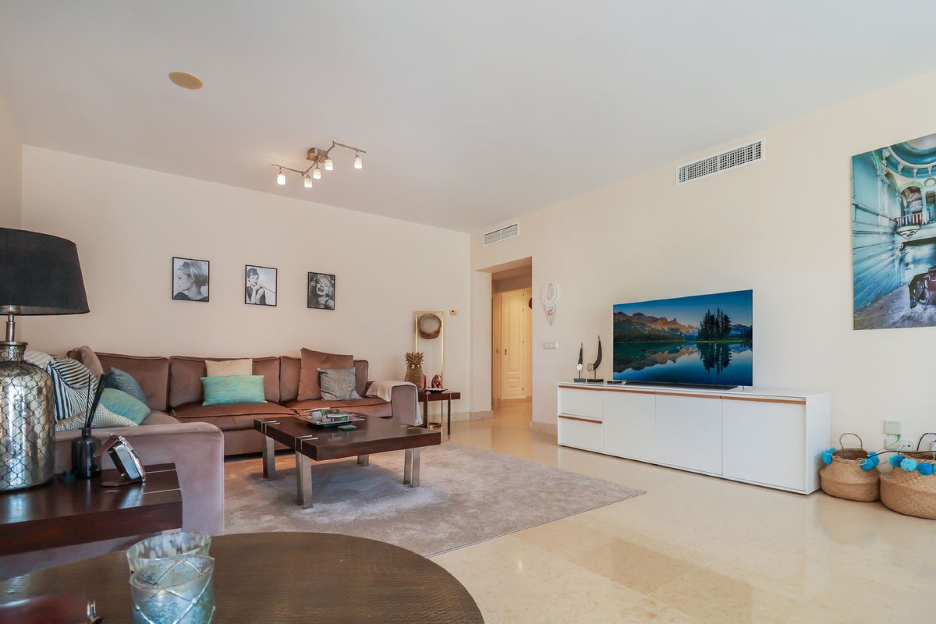 Resale - Apartment - Middle Floor Apartment - Benahavís - Benahavís Centro