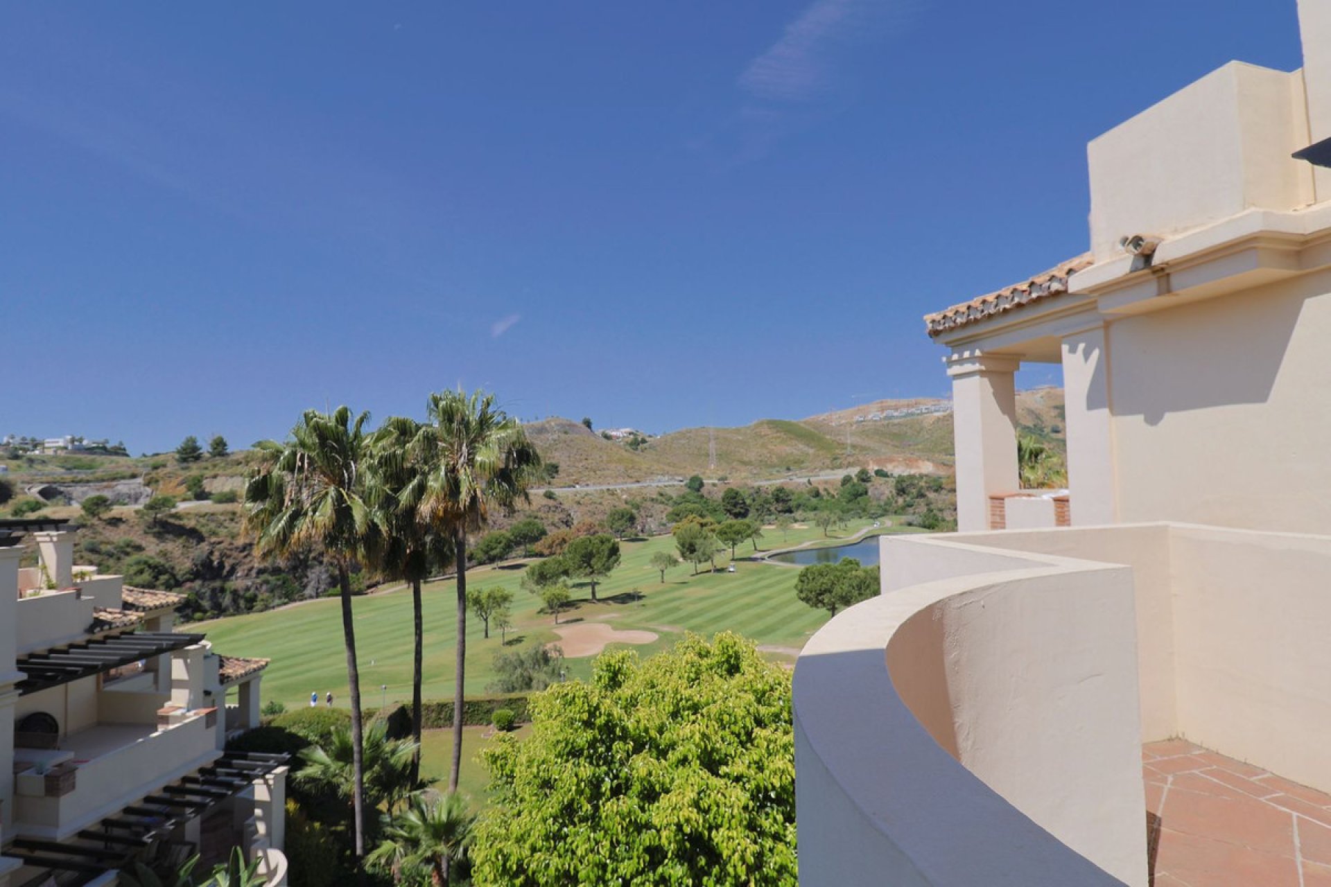 Resale - Apartment - Middle Floor Apartment - Benahavís - Benahavís Centro