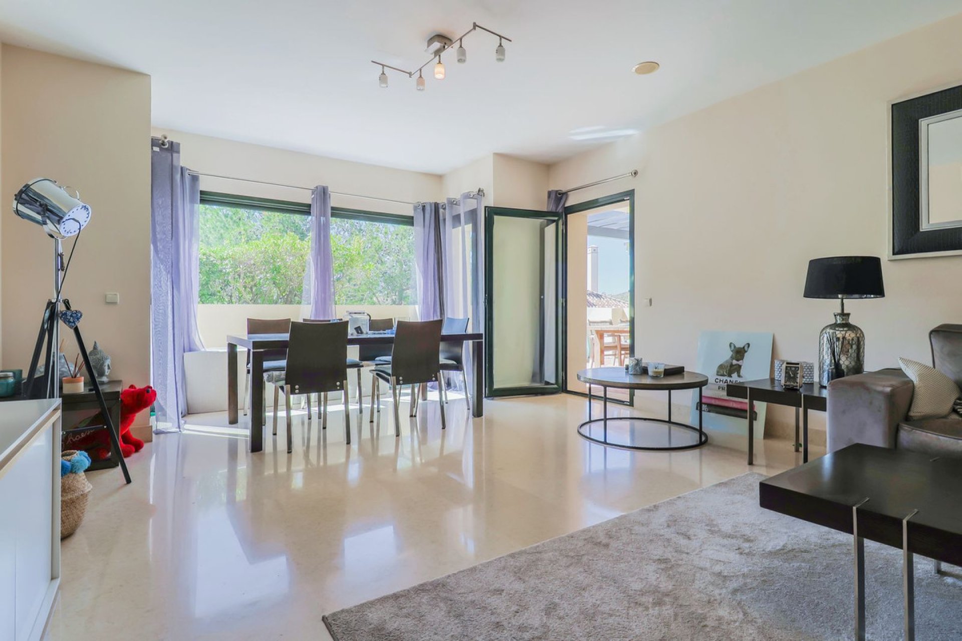 Resale - Apartment - Middle Floor Apartment - Benahavís - Benahavís Centro