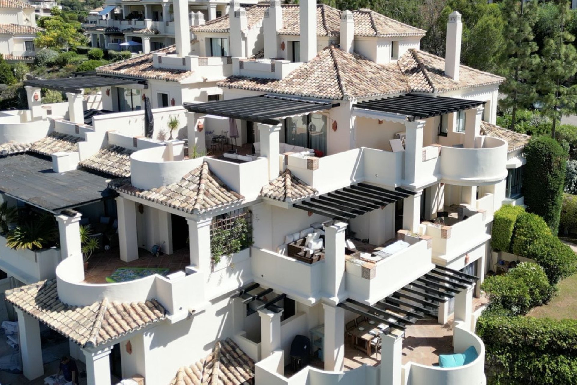 Resale - Apartment - Middle Floor Apartment - Benahavís - Benahavís Centro