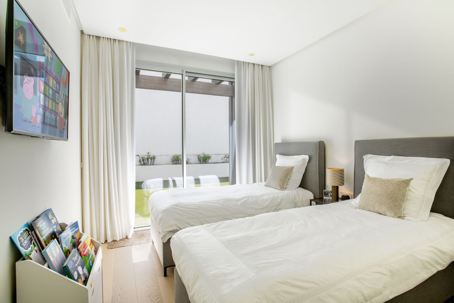 Resale - Apartment - Middle Floor Apartment - Benahavís - Benahavís Centro