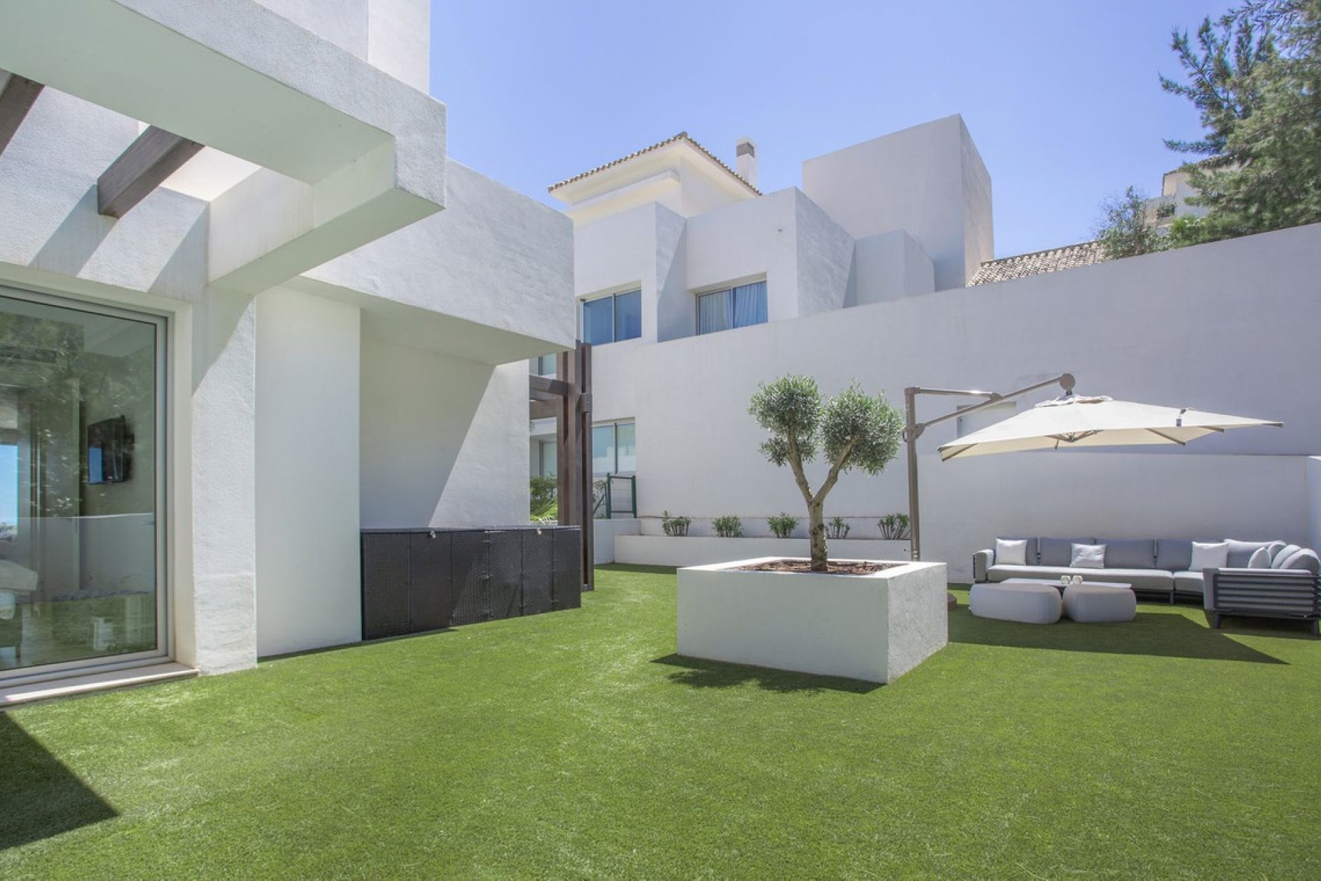 Resale - Apartment - Middle Floor Apartment - Benahavís - Benahavís Centro