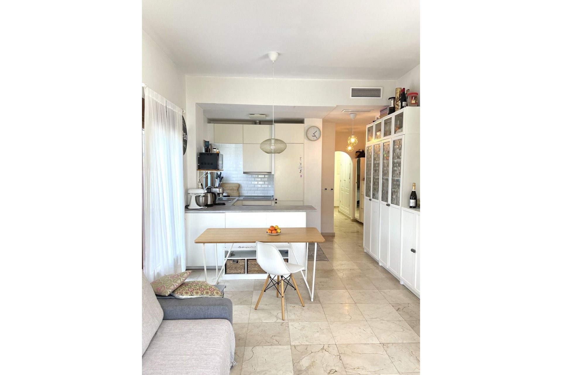 Resale - Apartment - Middle Floor Apartment - Benahavís - Benahavís Centro