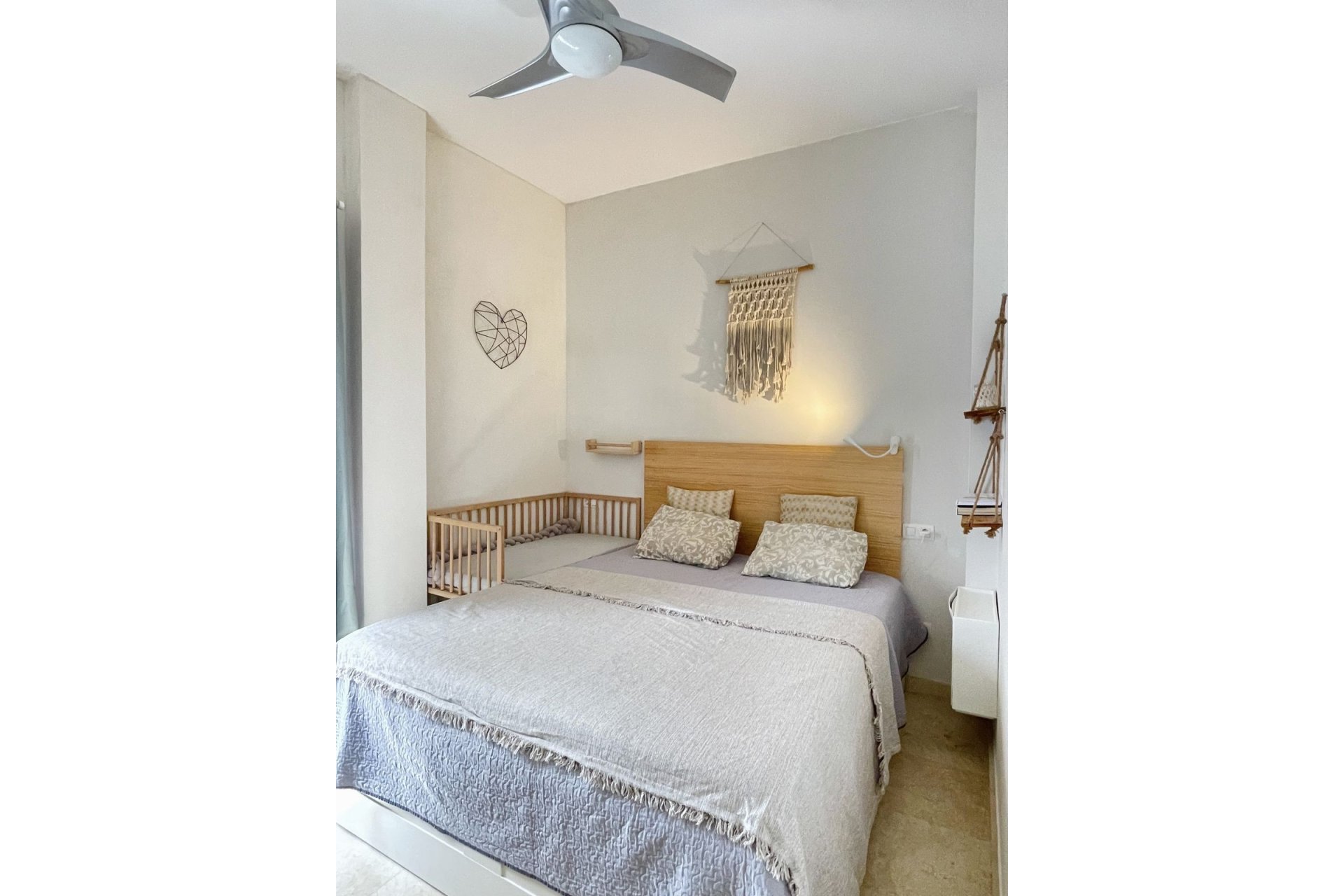 Resale - Apartment - Middle Floor Apartment - Benahavís - Benahavís Centro