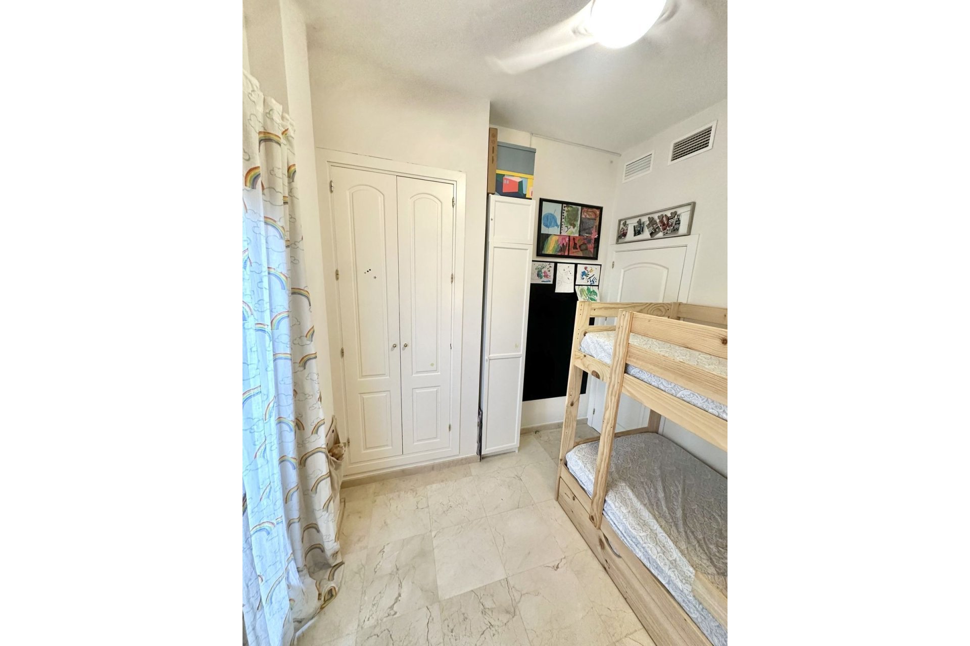 Resale - Apartment - Middle Floor Apartment - Benahavís - Benahavís Centro