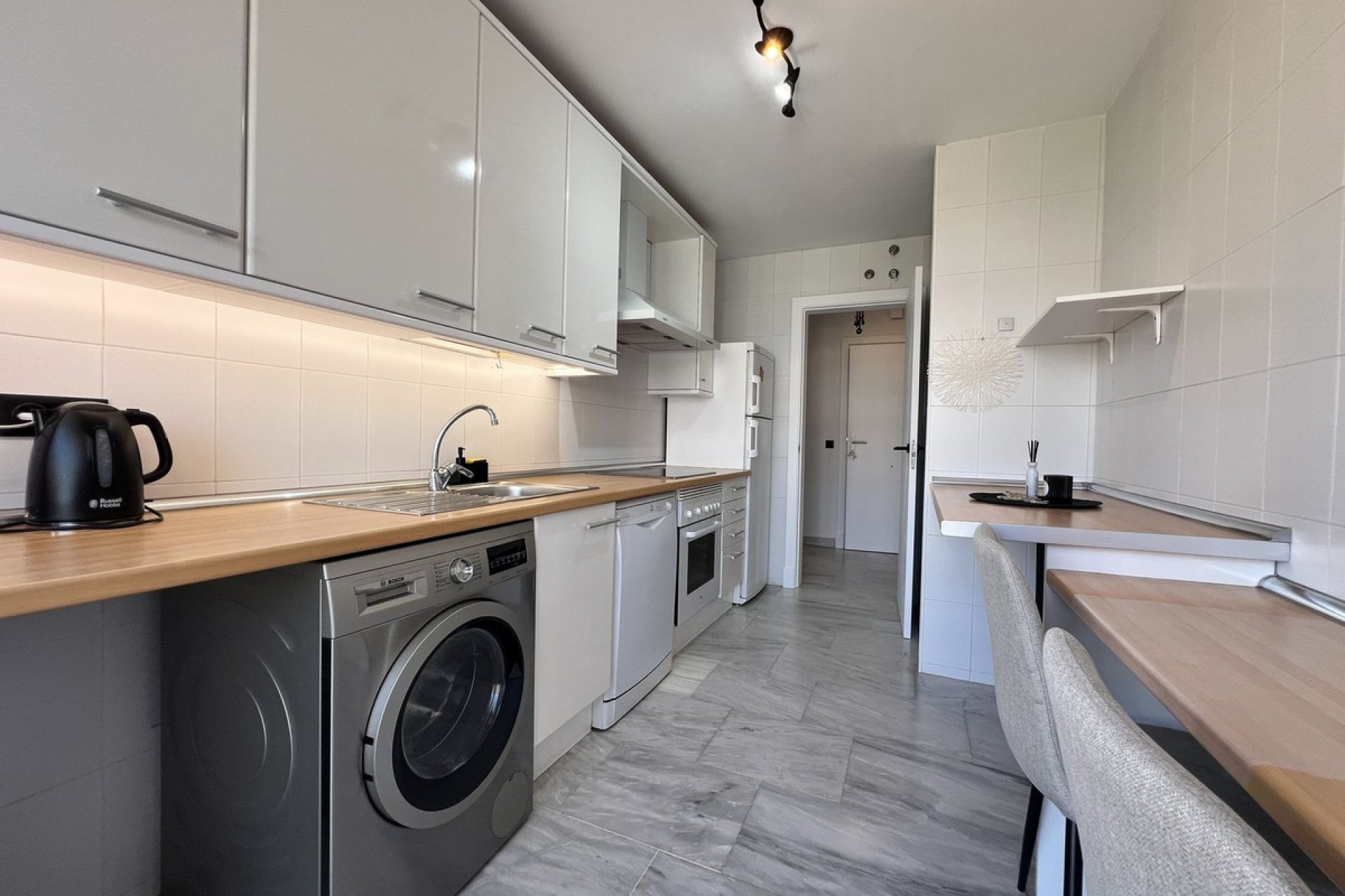 Resale - Apartment - Middle Floor Apartment - Benahavís - Benahavís Centro