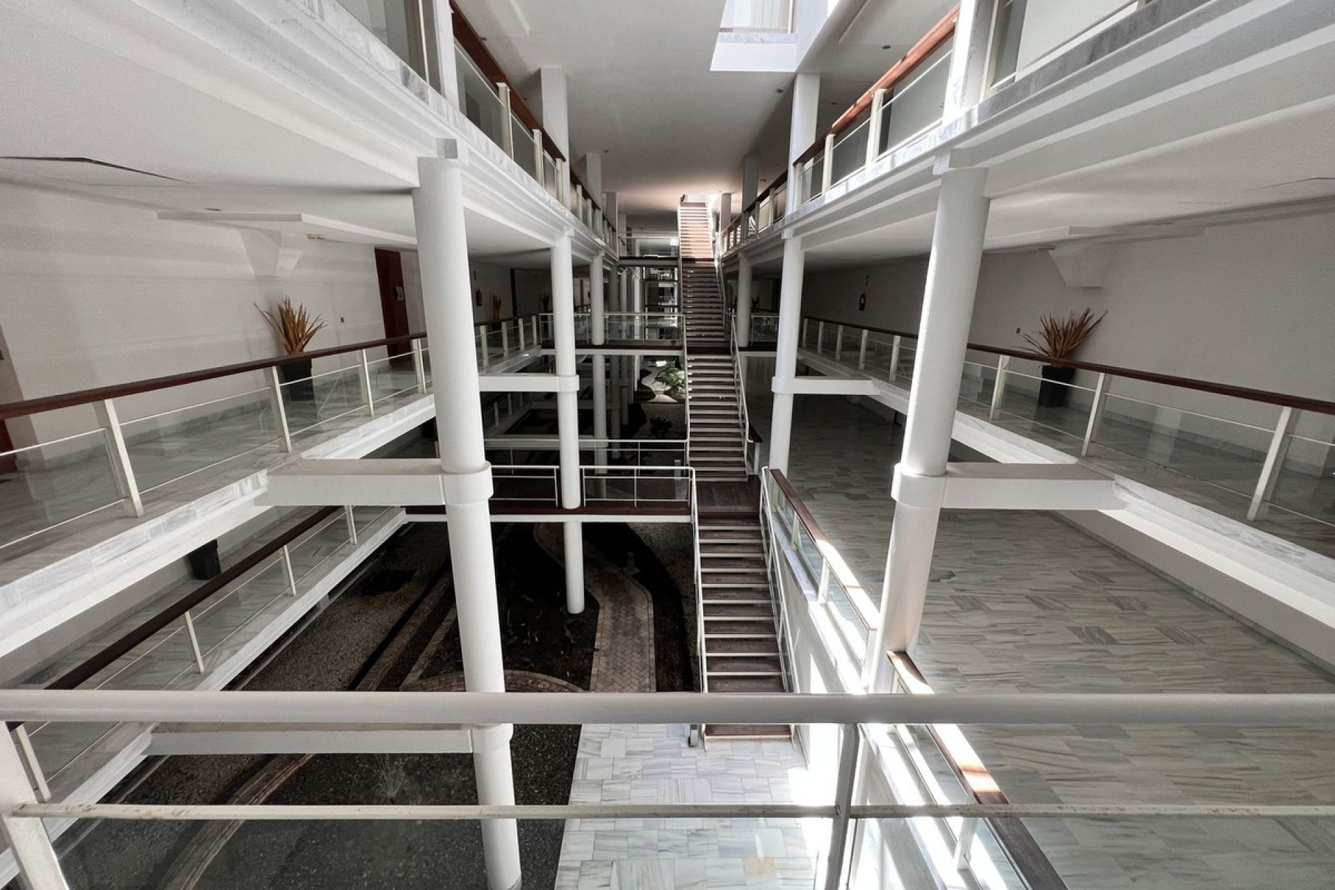 Resale - Apartment - Middle Floor Apartment - Benahavís - Benahavís Centro