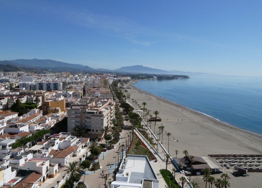 Resale - Apartment - Middle Floor Apartment - Benahavís - Benahavís Centro