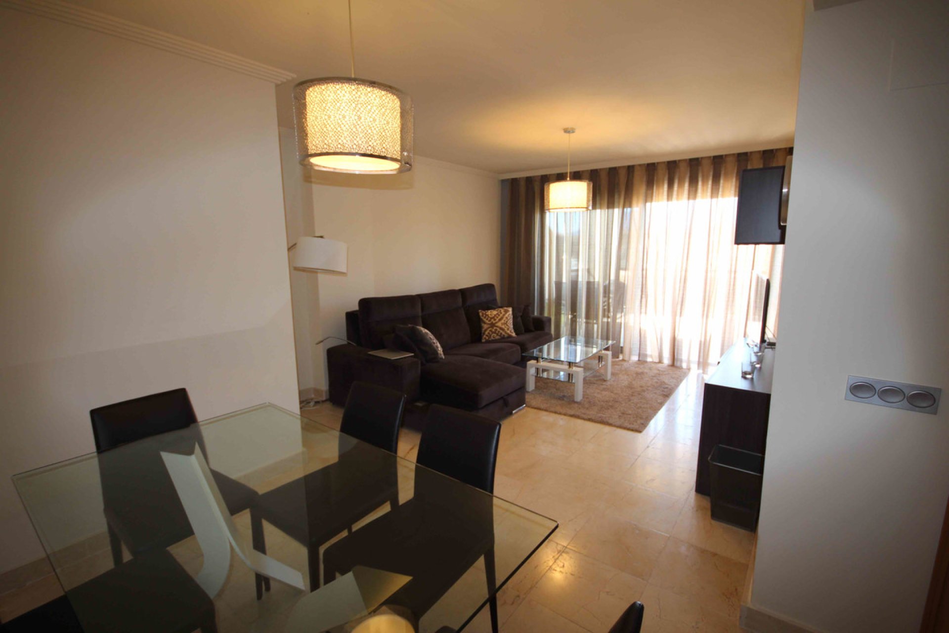 Resale - Apartment - Middle Floor Apartment - Benahavís - Benahavís Centro