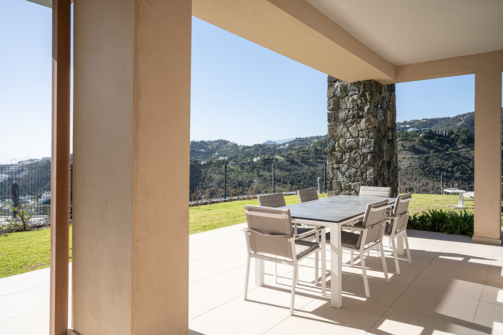 Resale - Apartment - Middle Floor Apartment - Benahavís - Benahavís Centro