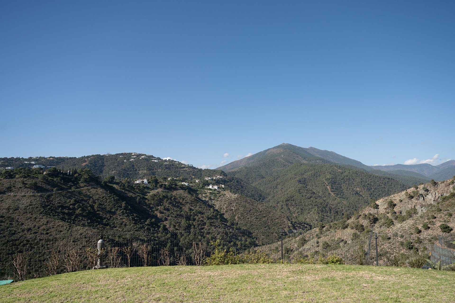 Resale - Apartment - Middle Floor Apartment - Benahavís - Benahavís Centro